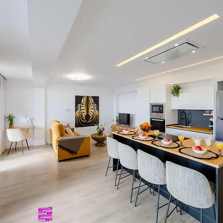 Fidalsa Penthouse Amazing View Apartman